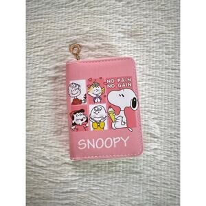 Pink Snoopy wallet with cartoon characters and 'NO PAIN NO GAIN' text